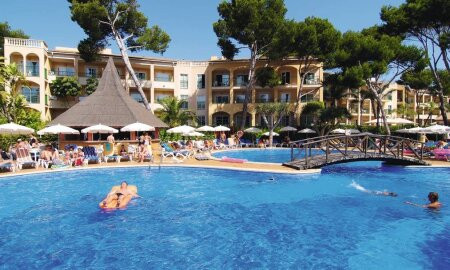 Zafiro Cala Mesquida Aparthotel